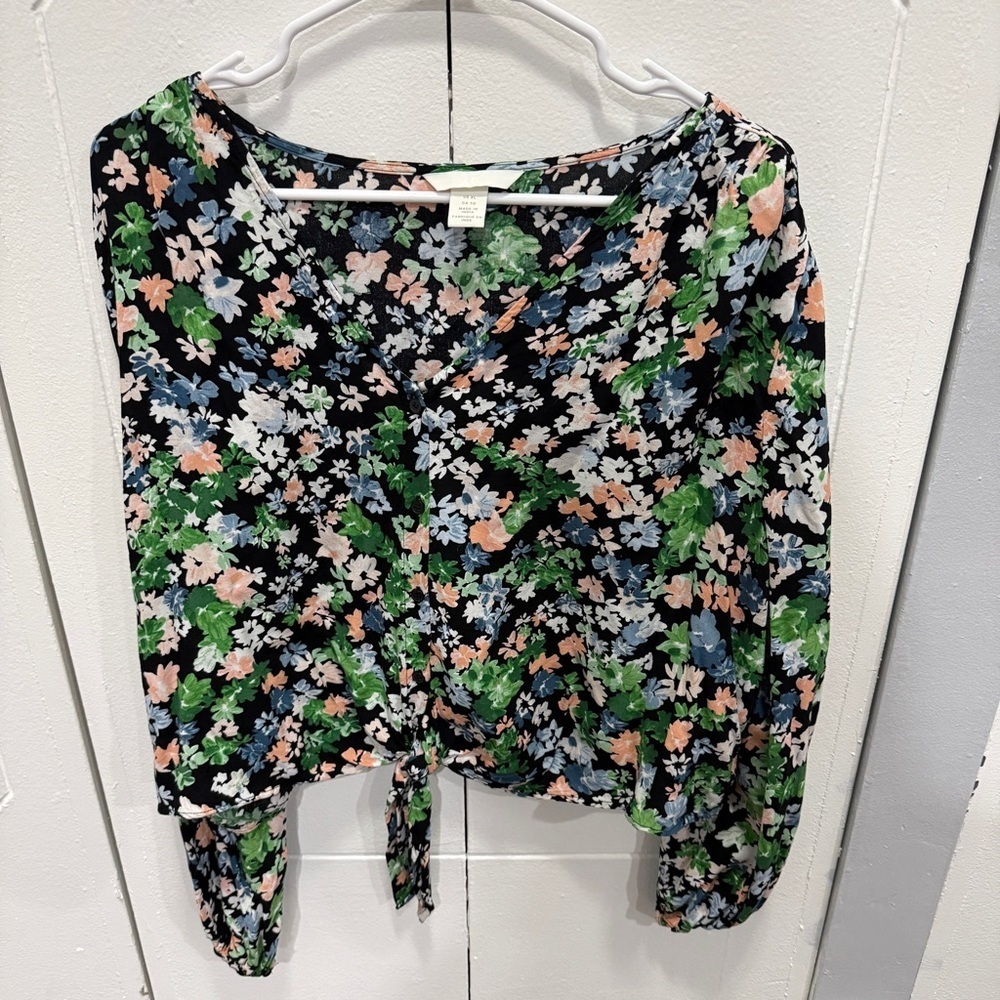 H&M Floral Button Down Long Sleeve Blouse